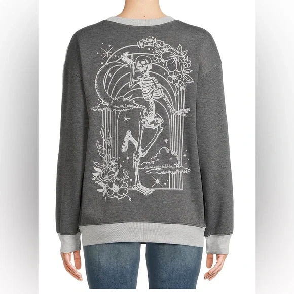 Eternal Dreamer Women's Juniors Graphic Sweatshirt - Picture 4 of 4